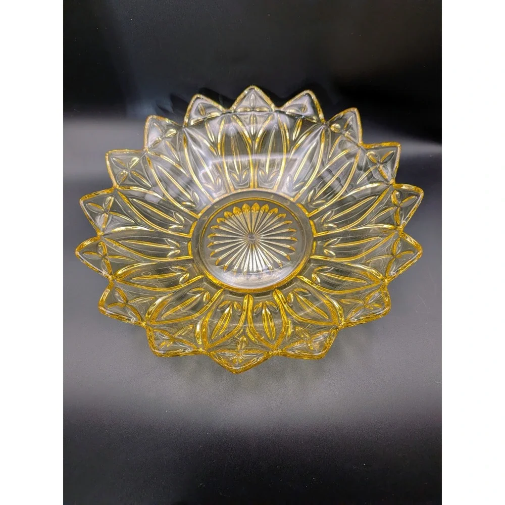 Vintage Carnival FEDERAL GLASS Yellow Flower Petal Pattern Bowl